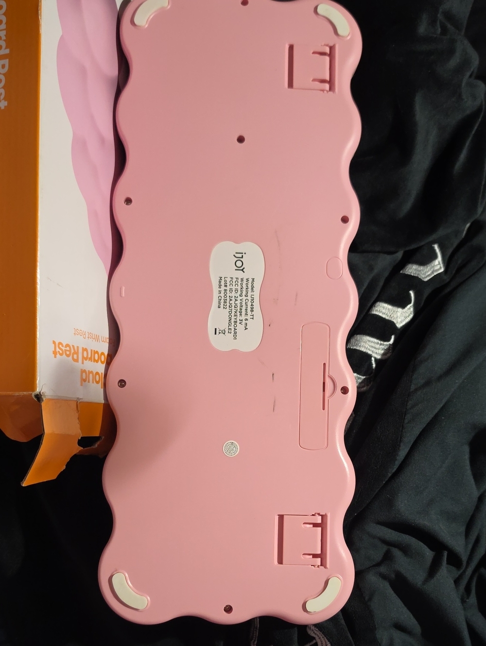 Ijoy Pink Mobile Keyboard And Mouse - Picture 2 of 6